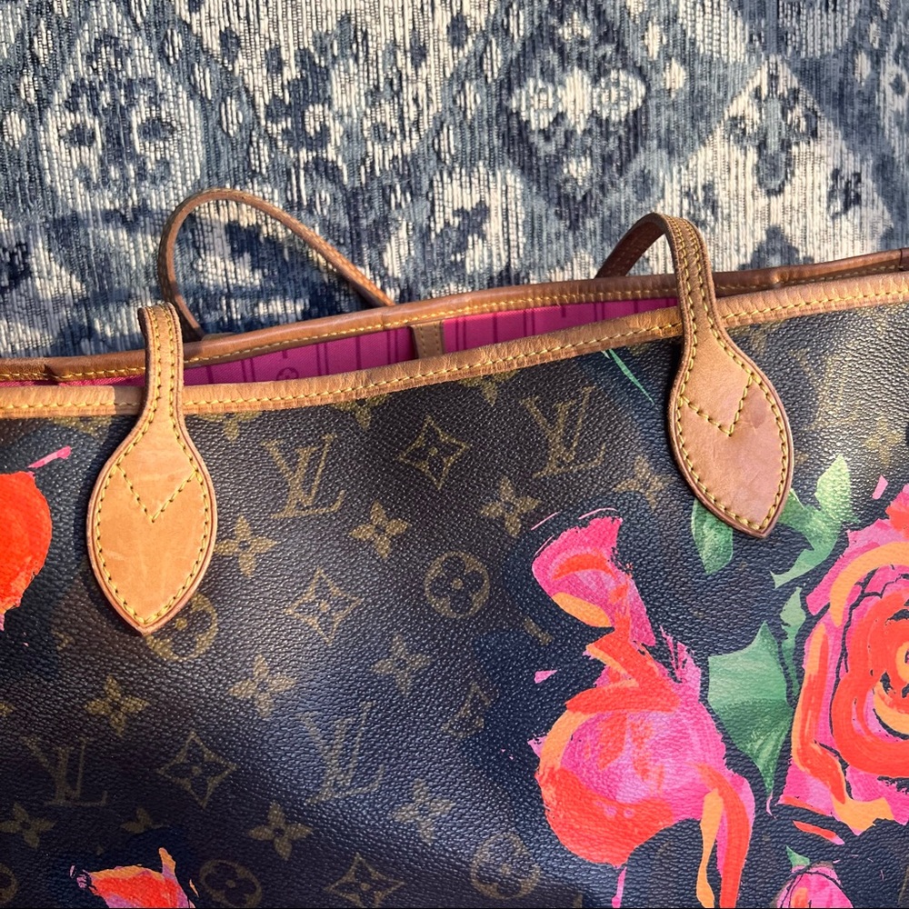 Louis Vuitton Roses Neverfull MM - Picture 4 of 16